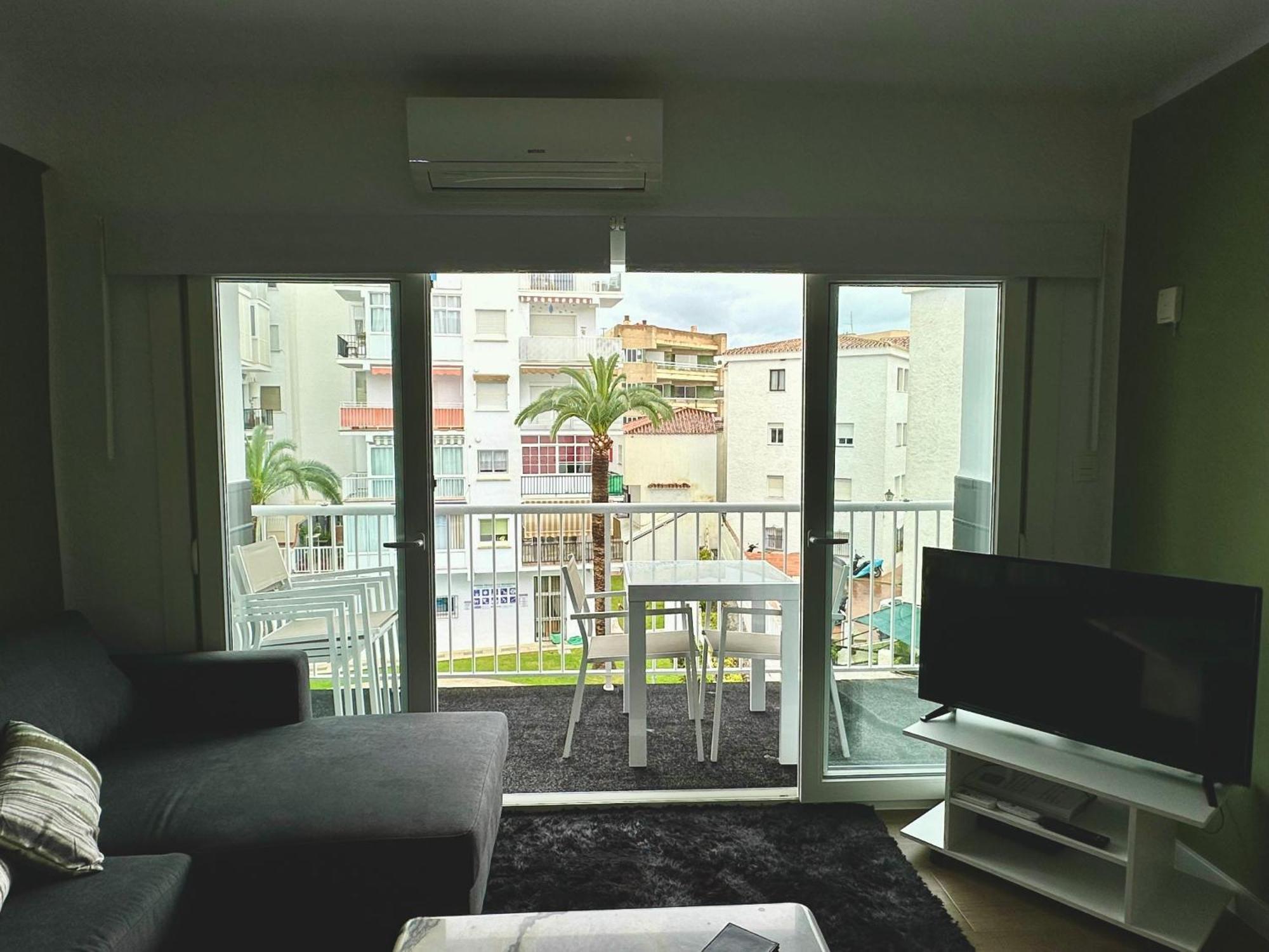 Edf. 4 Caminos Apartment Нерха Екстериор снимка